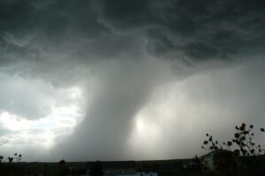 tornado-459265_1280